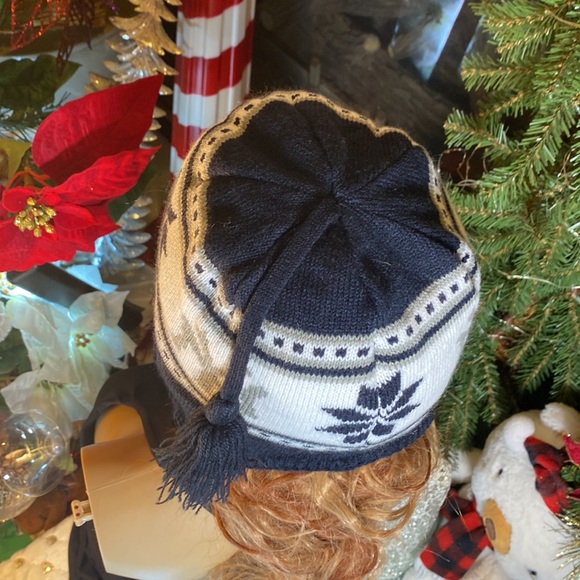 NY Yankees Winter Hat/Beanie Like NEW, PRISTINE! 🎄MLB Genuine Merchandise🔥🎄 - Picture 5 of 10